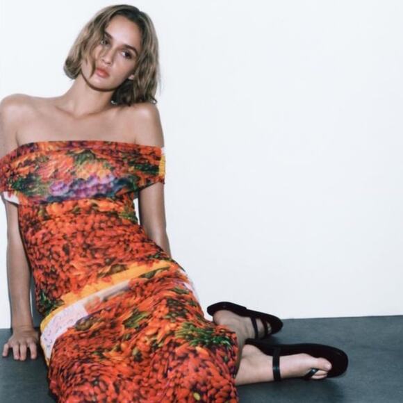 Zara Off Shoulder Dress Printed Chili Pepper Picante Bodycon Dress Small NWT - Picture 4 of 15